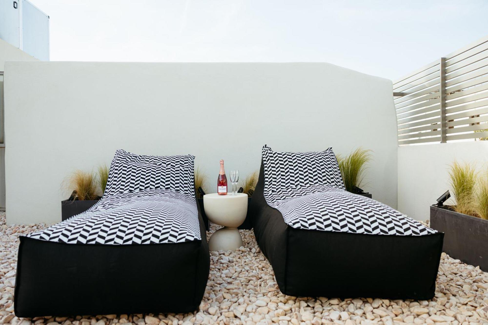 Num Suites & Lofts Athens Ngoại thất bức ảnh